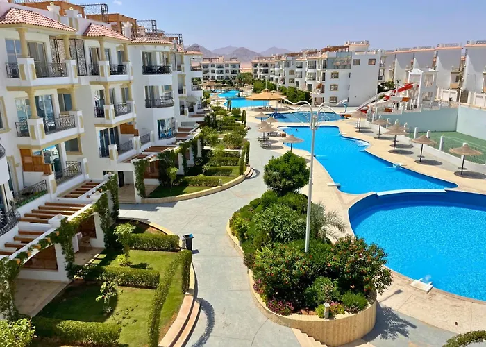 Luxury Hills Szálloda 4*