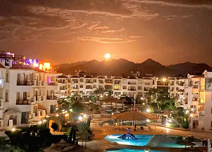 Luxury Hills 4*